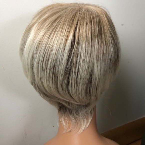 ?BLONDE BROWN MIX FULL CAP  WIG? *NWT*
??